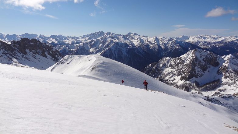 sous le sommet du pic du gazon