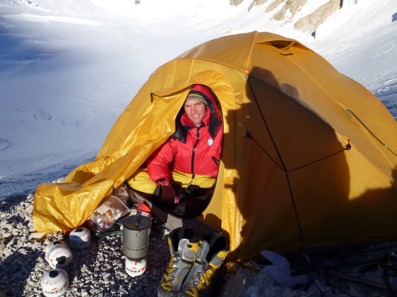Cooking at camp 2, pic Lénine