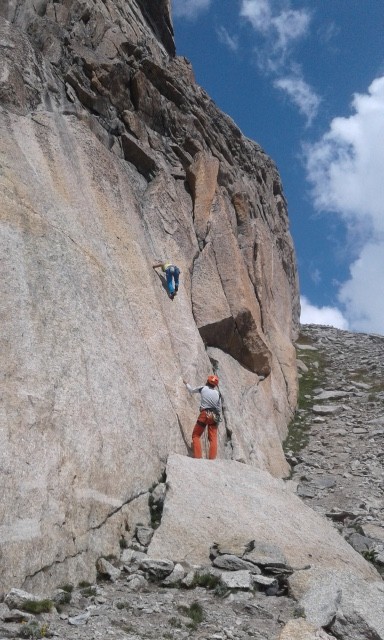 Des fissures bien sur, mais aussi de belles dalles