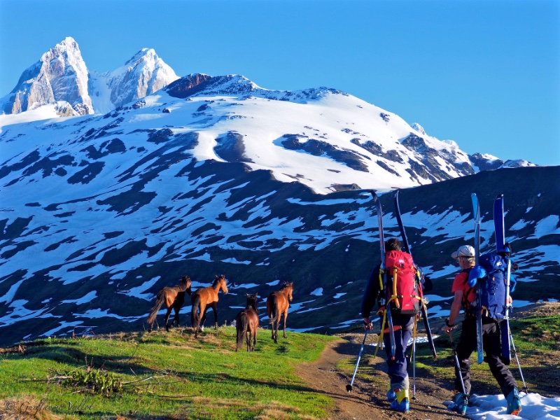 Rencontre au pied de l'Ouchba