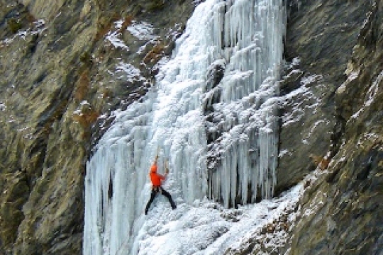 Ice climbing in Aiguille Queyras