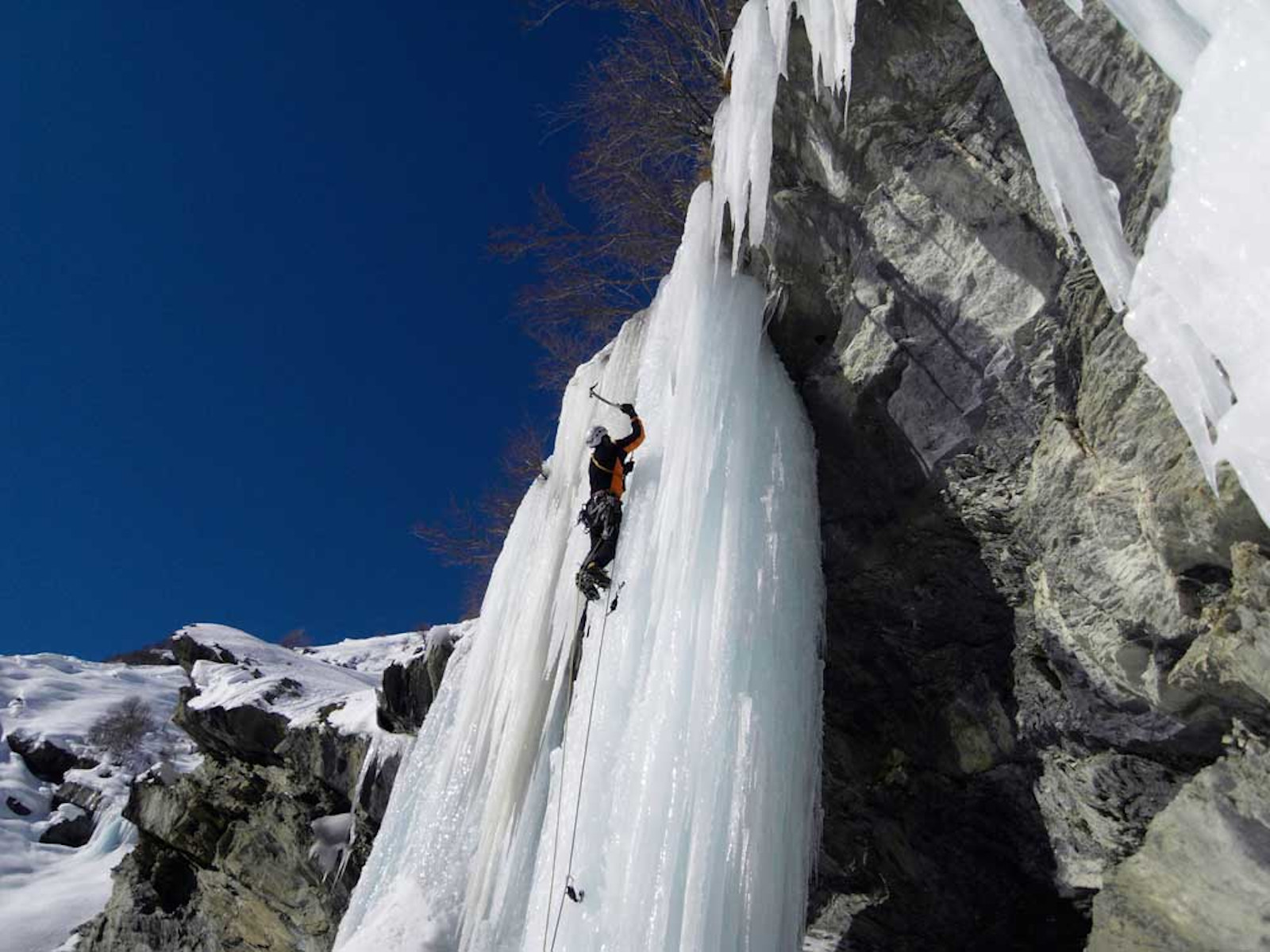 Cascade de Glace, Perfectionnement - Queyras Mountain Guides